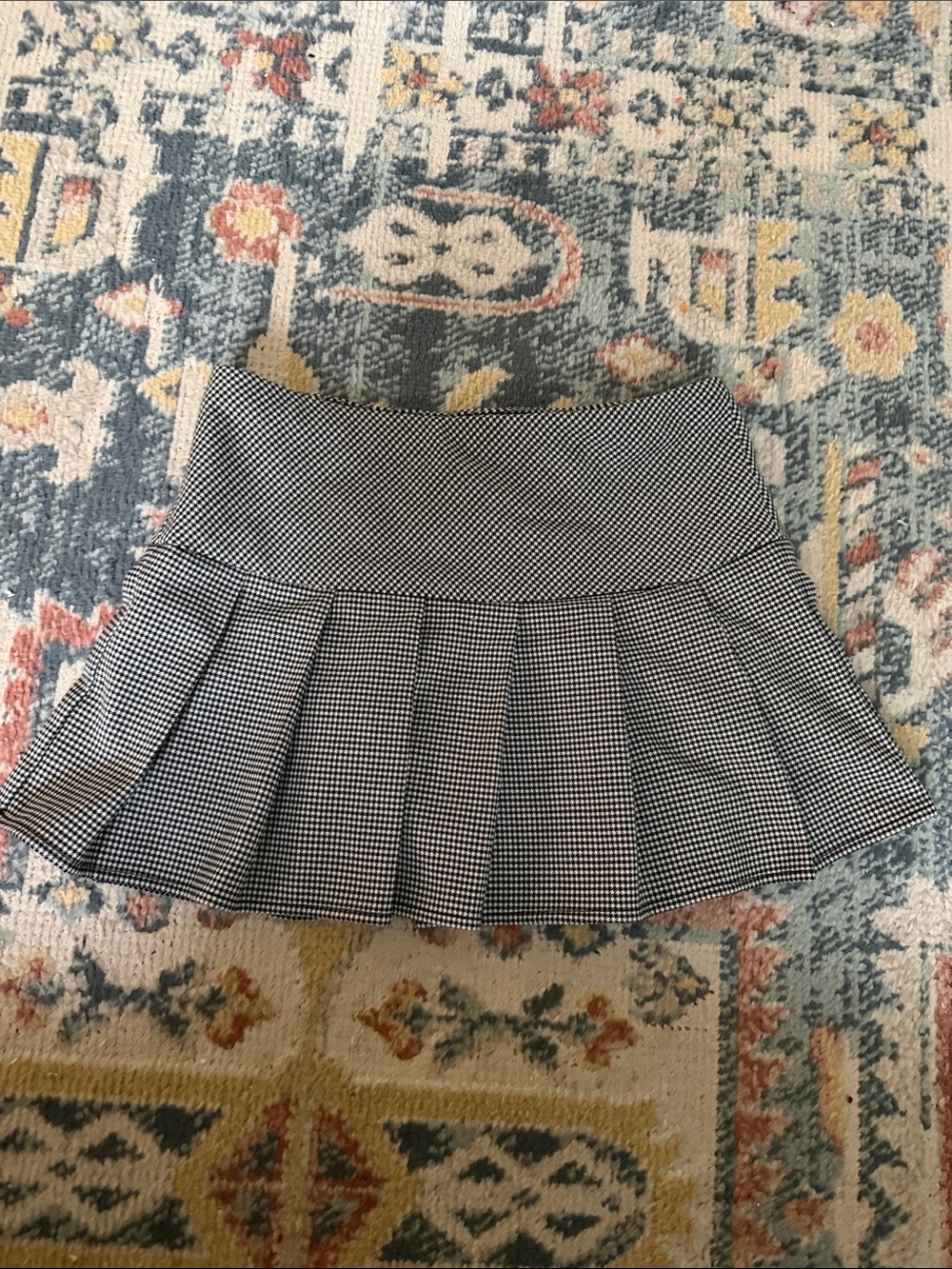 Black and White Pleated Girls Mini Skirt - Classic Mini Skirt fits Sz 9/10